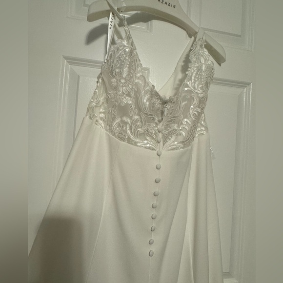 Brand new wedding dress , size 16 - Picture 4 of 6